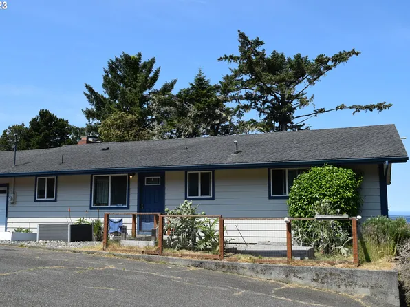 29328 Johnson Ln, Gold Beach, OR 97444