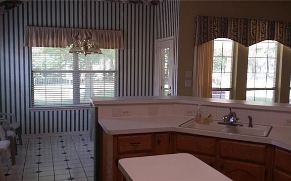 5th image of 602 Baltusrol Cir