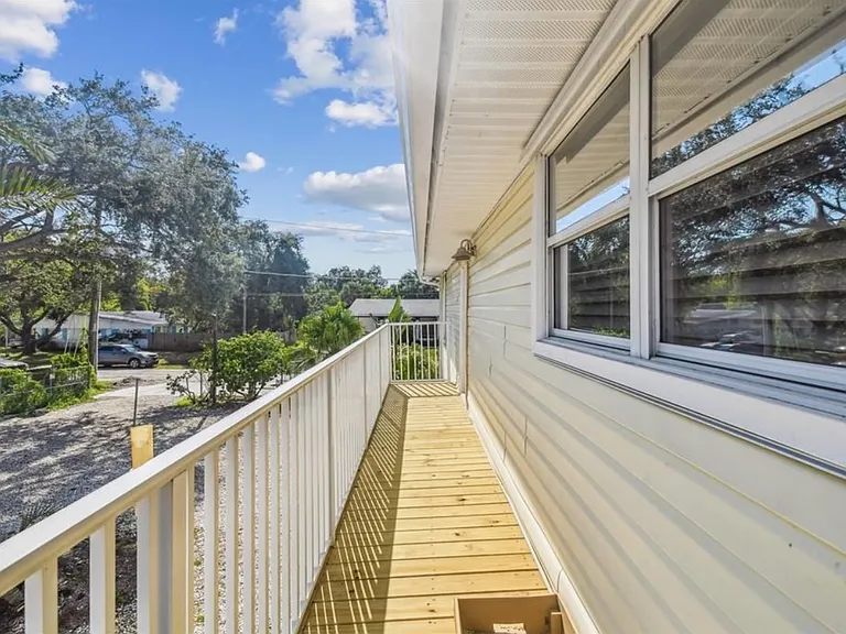 9914 Alavista Dr — Photo 24