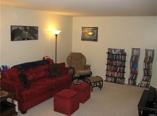 258 Parkside Dr, Suffern, NY 10901