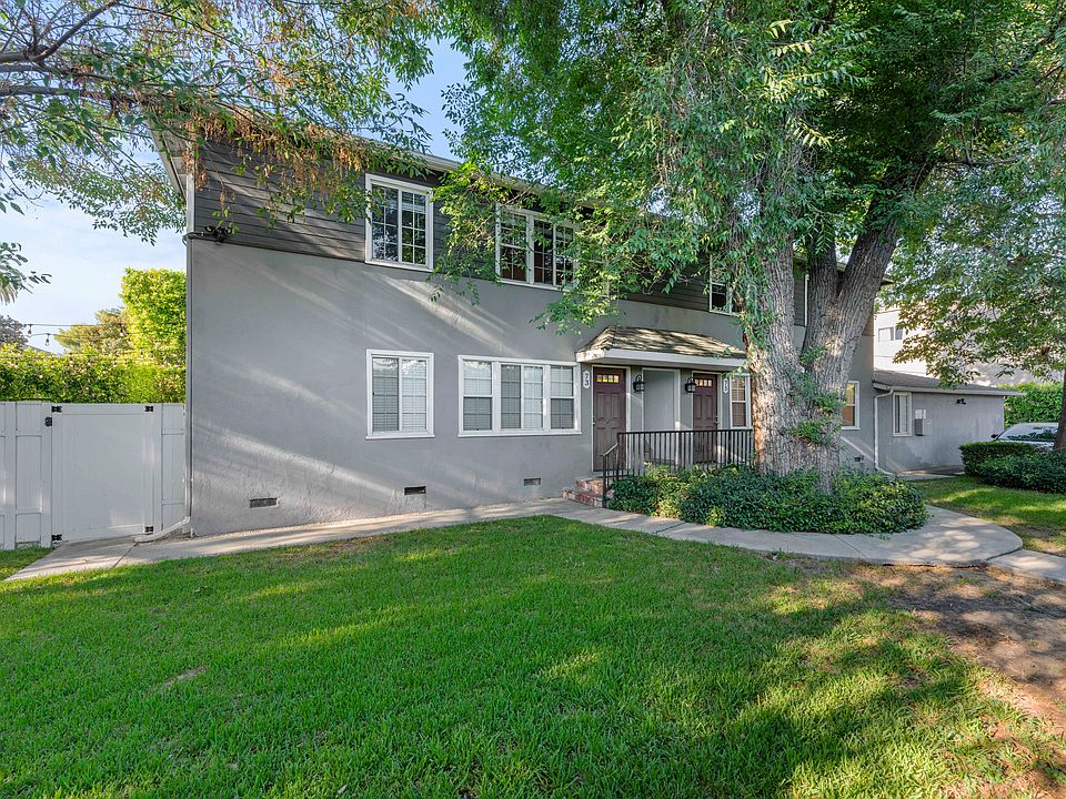 1st image of 13575 Moorpark St #13575