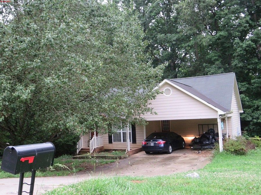 1st image of 311 Split Oak Trl