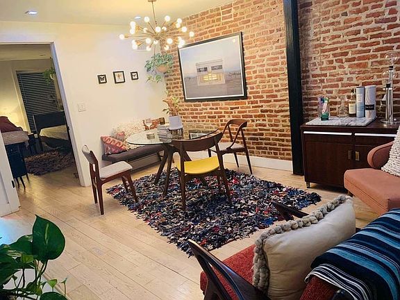 2nd image of 424 Jefferson Ave #1