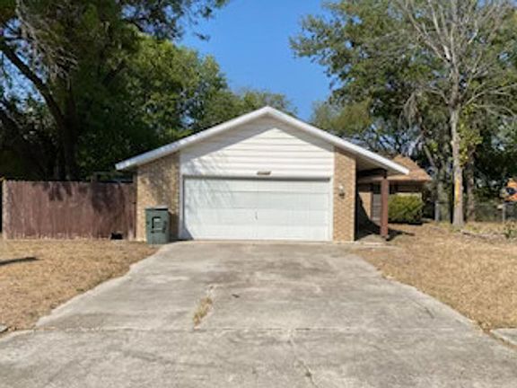 2nd image of 1003 West Ln