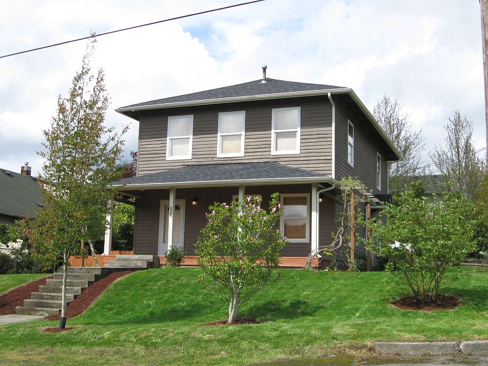 1st image of 926 Prospect Ave NE