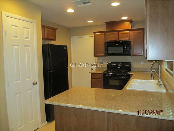 3rd image of 10240 Headrick Dr