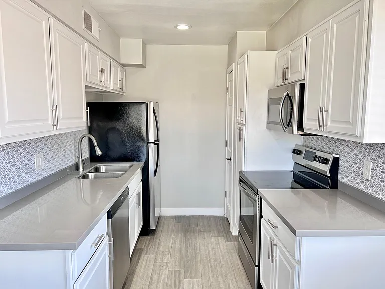 2625 E Turney Ave #1 — Photo 10