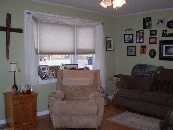 3rd image of 6011 Todd Dr