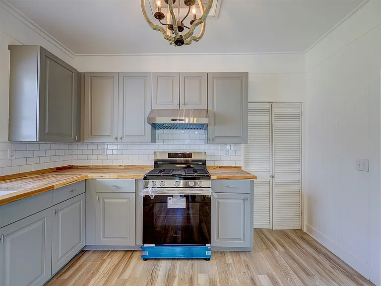 610 Linden St — Photo 22
