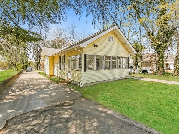 19 N Washington Ave, Greenville, SC 29611