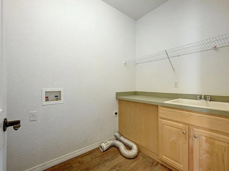 22848 E Euclid Cir — Photo 6