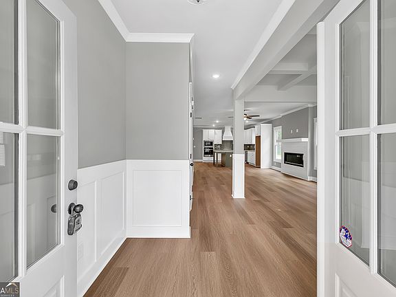 3rd image of 229 E Marable St