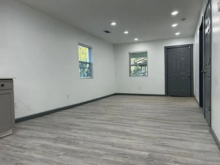 1477 Olive St SW — Photo 6