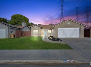 3000 Chuckwagon St, Bakersfield, CA 93312