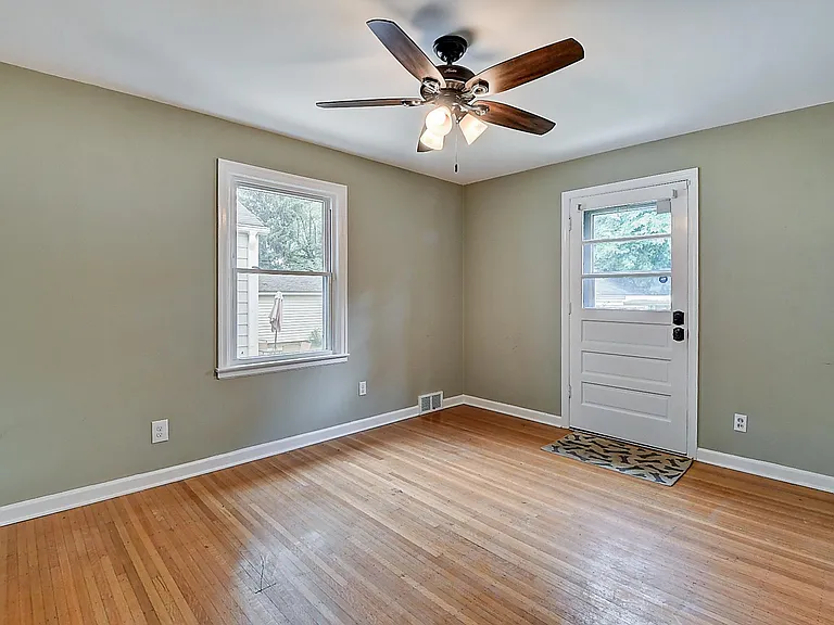 6015 Norwaldo Ave — Photo 16