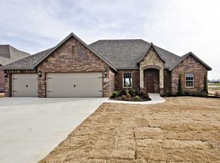 2905 SW Joshua Ave, Bentonville, AR 72712