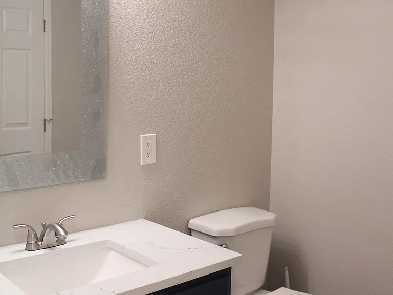 Oakcrest Cir — Photo 11