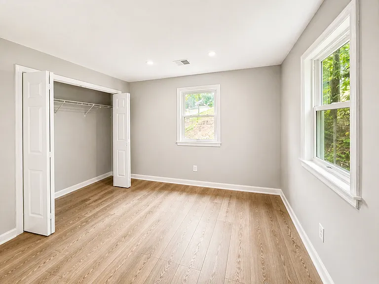 5822 Brookview Dr — Photo 6