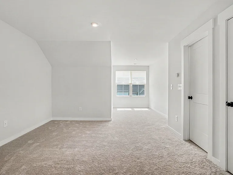 9512 Munsing Dr — Photo 26