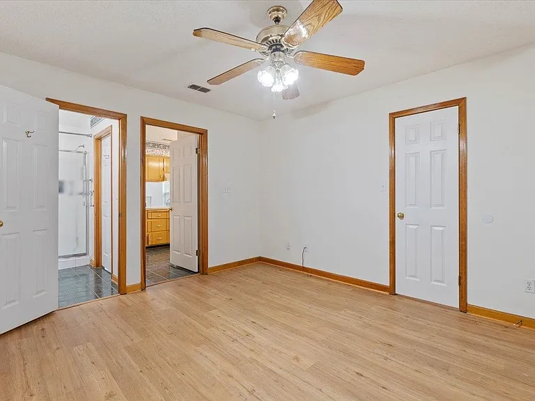 2510 Golden Park Ln — Photo 21