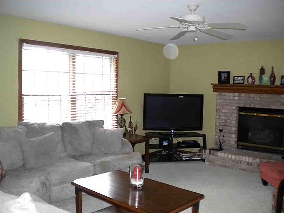 5th image of 2583 Chapel Creek Dr