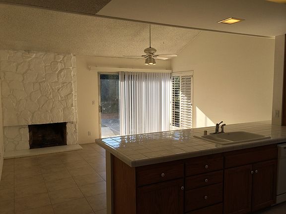 4th image of 4912 Seaford Cir