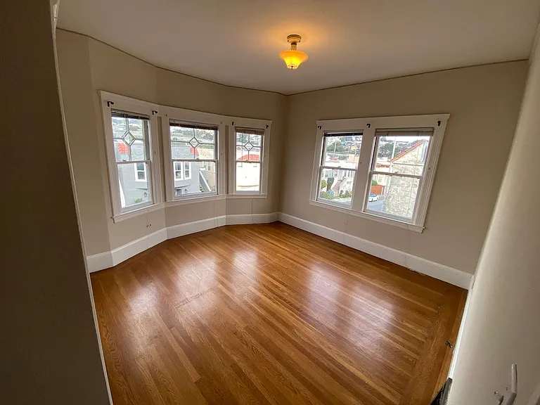 42 Castle Manor Ave — Photo 27