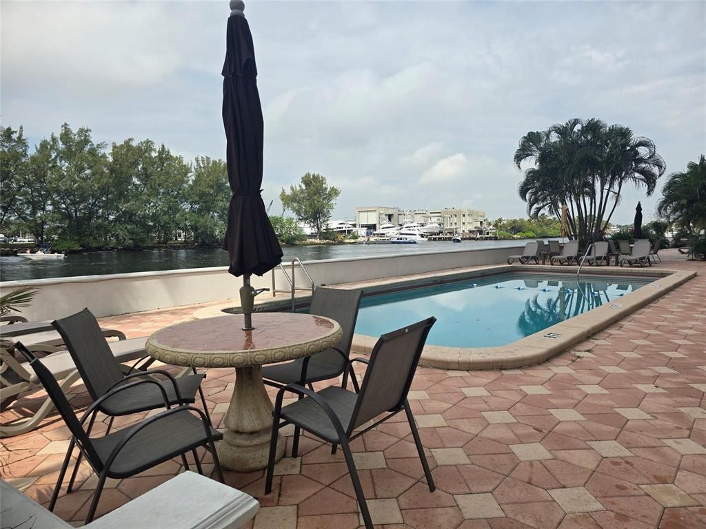 1401 N Riverside Drive N #307, photo 7