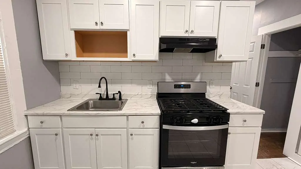 4 bed, $2,000 — Photo 2