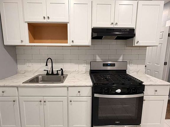 2nd image of 1561 Chapel St #1B