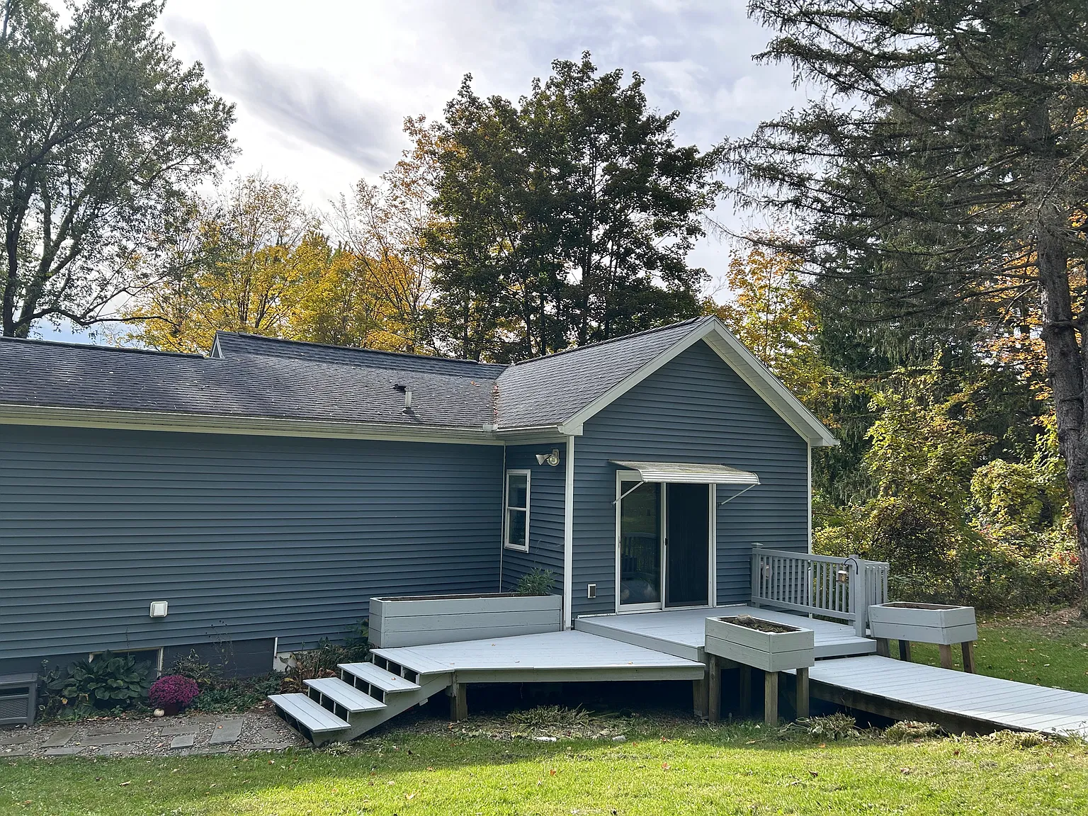 2 bed, 900 sqft, $3,000 — Photo 2