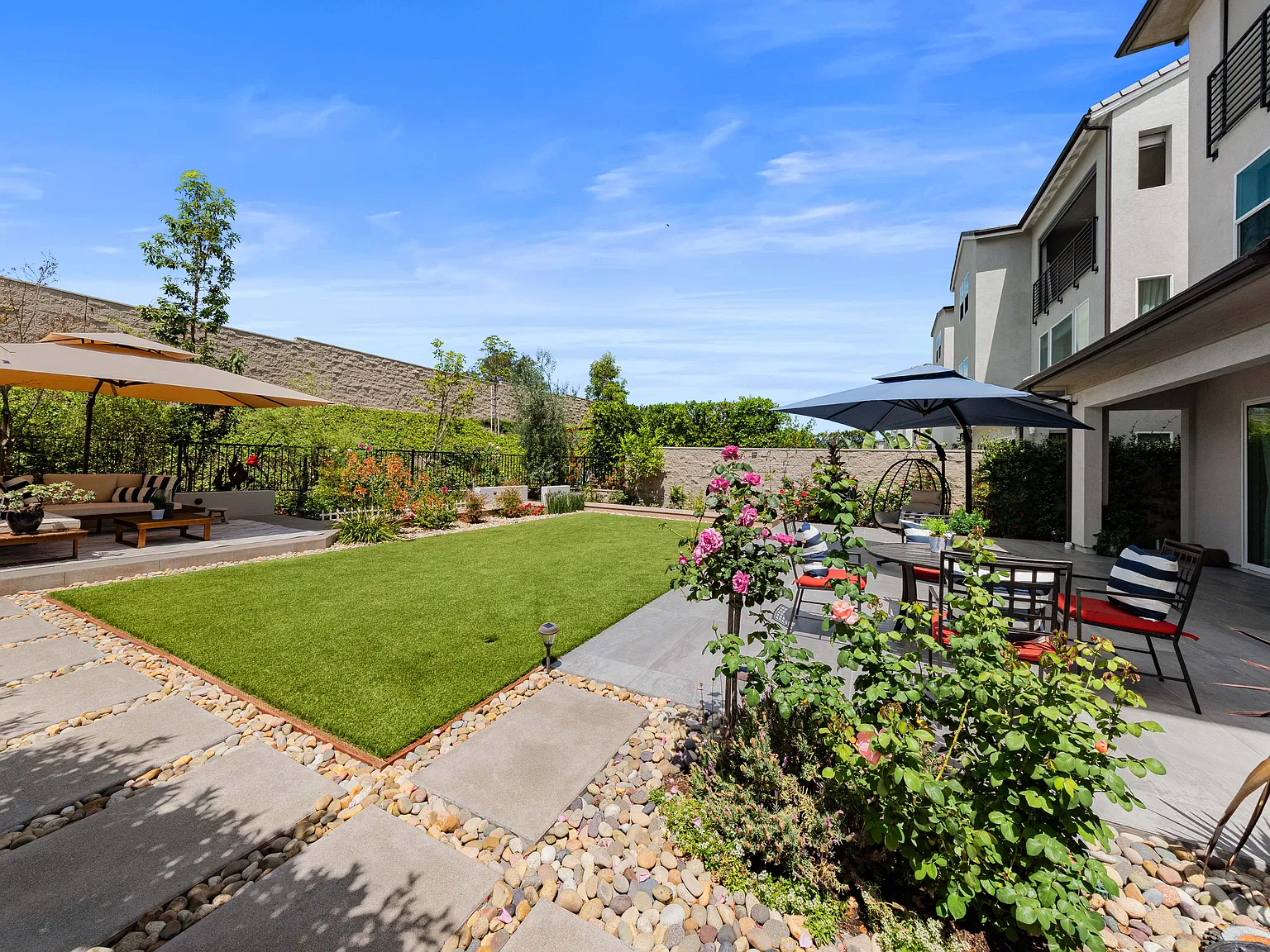 5 bed, 3274 sqft, $7,800 — Photo 3