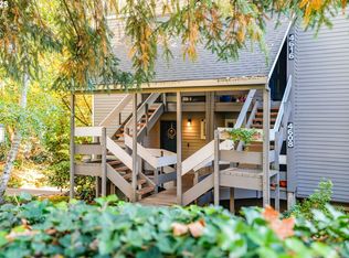 4610 Lower Dr, Lake Oswego, OR 97035