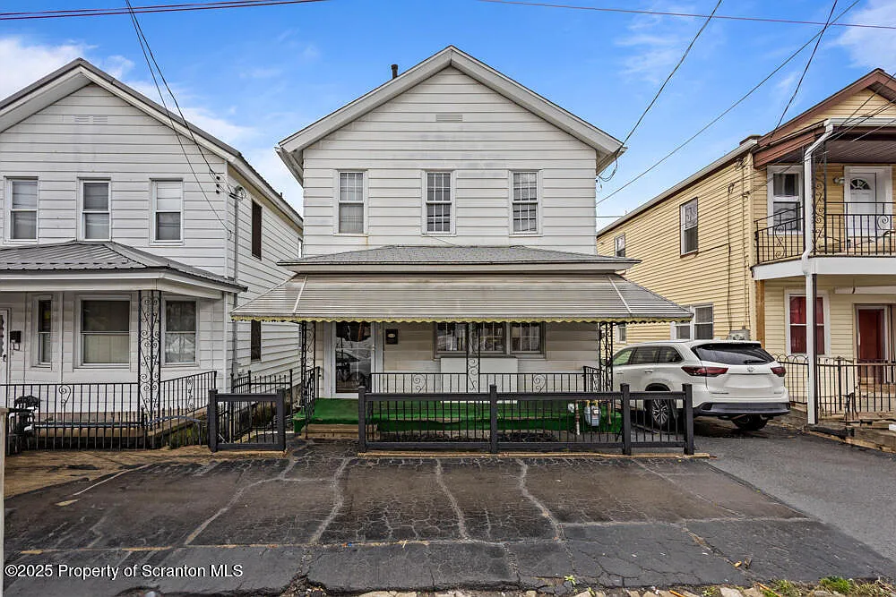 816 Pittston Ave photo 1