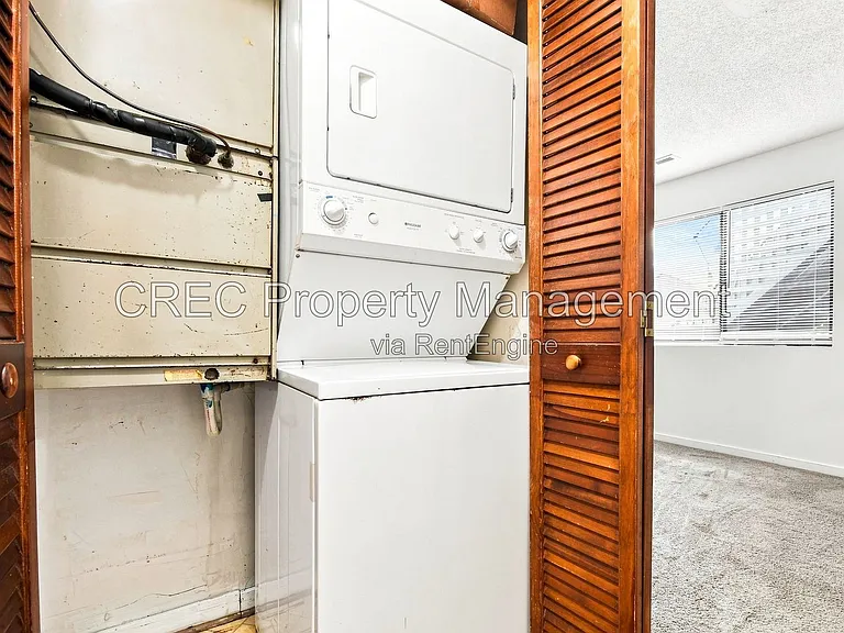2736 Jobee Dr — Photo 16
