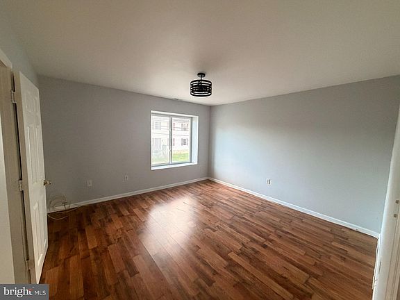 5th image of 7 E Mill Rd APT D