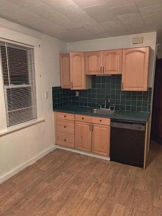 2nd image of 215 Courtland Ave