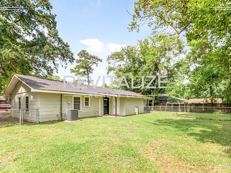 1815 Ogburn Avenue (Duplex) — Photo 20