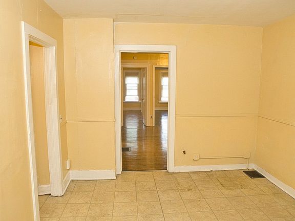 5th image of 865 Clifford Ave #Up