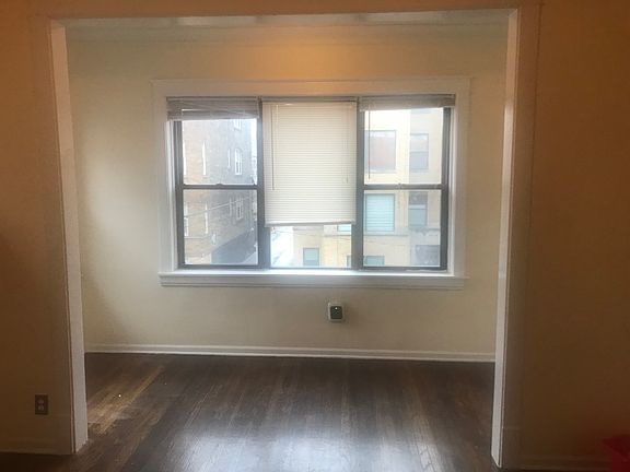 4th image of 4349 N Spaulding Ave #2