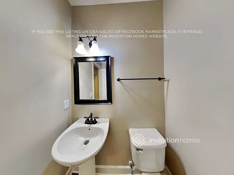 380 Roseglen Dr — Photo 20