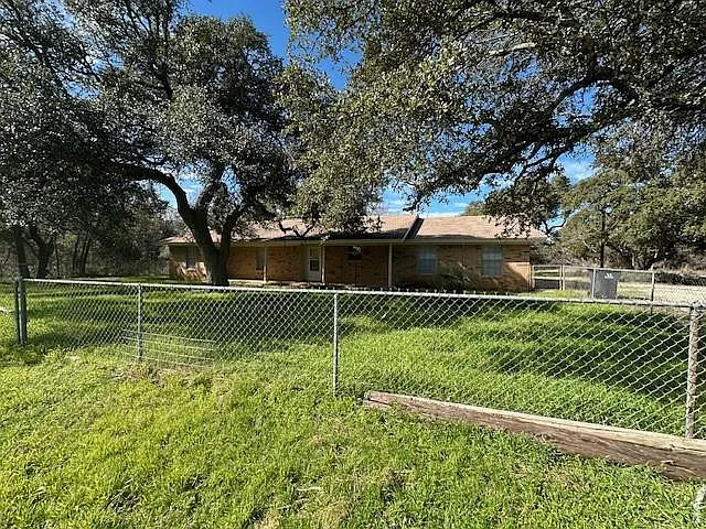 3 bed, 2.0 bath, 1614 sqft, $2,000 — Photo 3