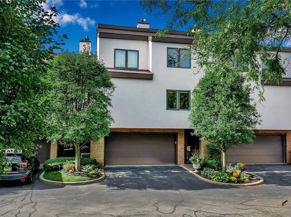 36 Harbour Pointe Cmn