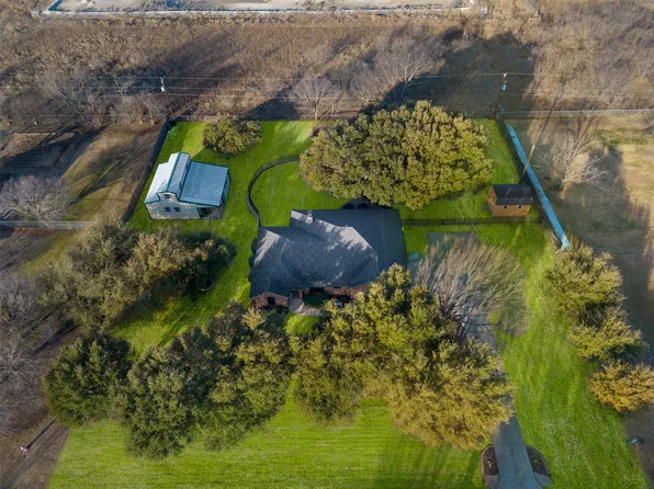1716 Dove Ln, Crowley, TX 76036