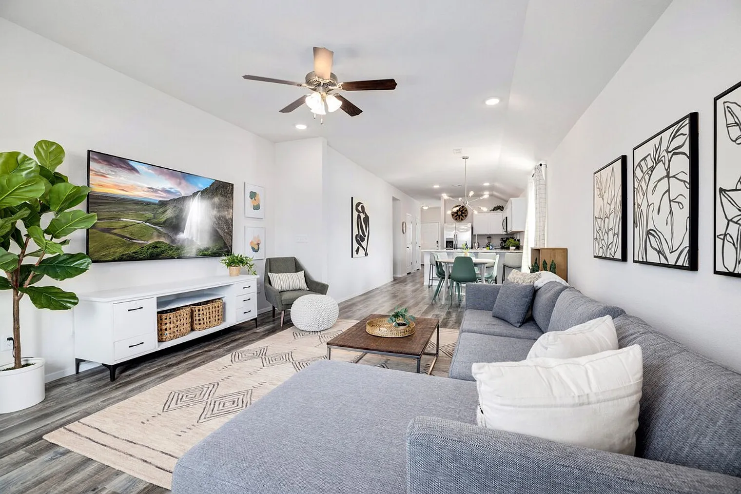 3 bed, 2.0 bath, 1603 sqft, $4,408 — Photo 3