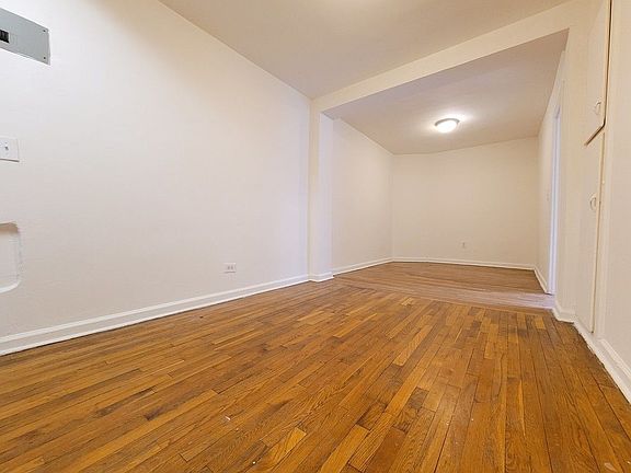 2nd image of 27 Crooke Ave #B2
