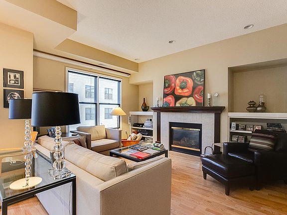 5th image of 209 8th St E APT 309