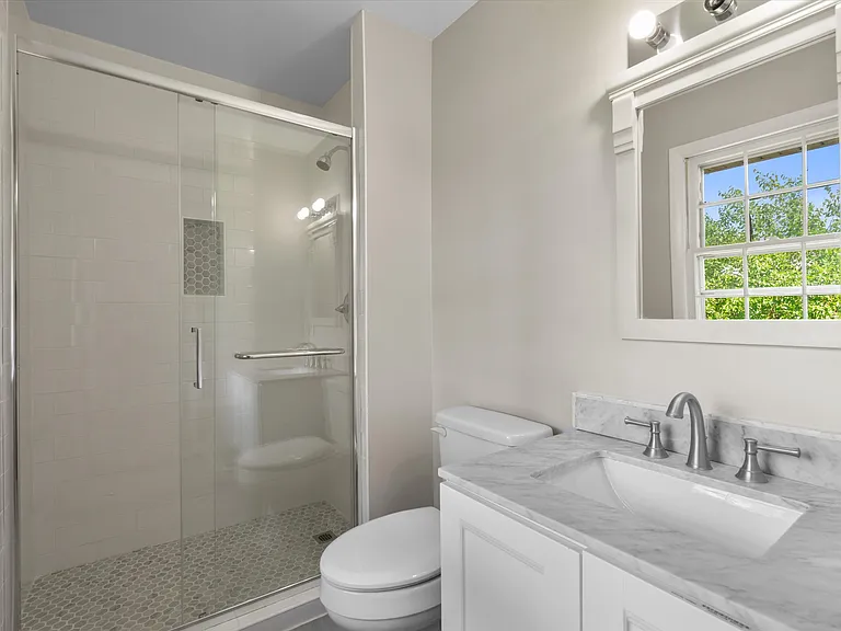 15100 Carlbern Dr — Photo 12