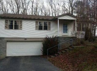 134 Panda Dr, Shady Spring, WV 25918