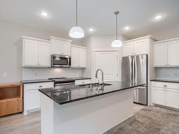 5th image of 23612 Crocus St NW